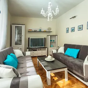  Apartment Carmela